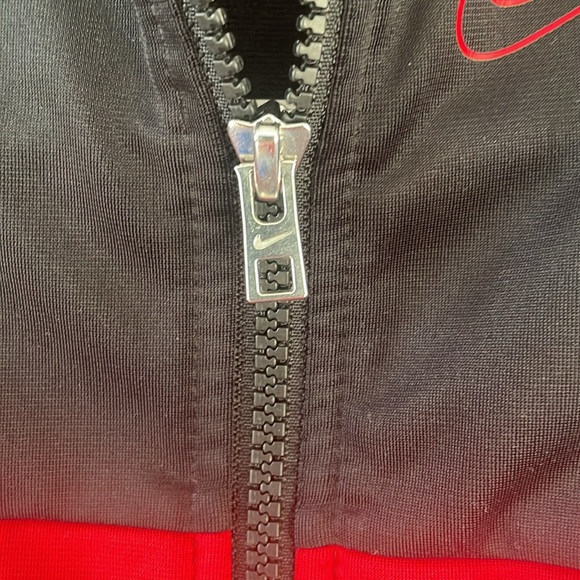 Nike Toddler Tracksuit Jacket Full Zip Colour Block Red Black White 24 months - Picture 4 of 7
